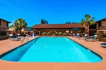 هتل Best Western Riverside Inn