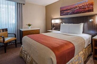 هتل Best Western Royal Palace Inn & Suites