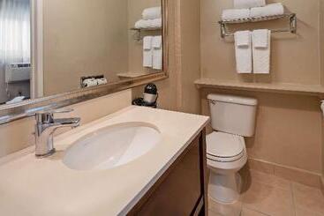 هتل Best Western Royal Palace Inn & Suites