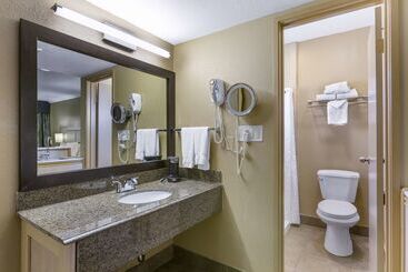هتل Best Western Royal Sun Inn & Suites
