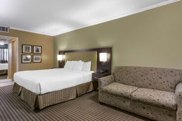 هتل Best Western Royal Sun Inn & Suites