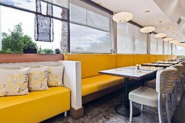 هتل Best Western Royal Sun Inn & Suites