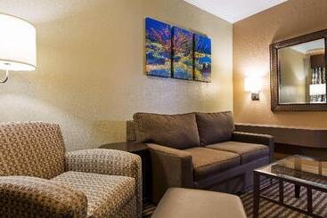 هتل Best Western Royal Sun Inn & Suites