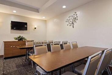 هتل Best Western Royal Sun Inn & Suites