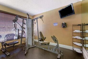 هتل Best Western Royal Sun Inn & Suites