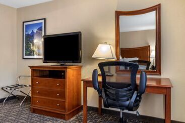 هتل Best Western Swiss Clock Inn
