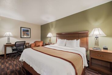 هتل Best Western Town & Country Inn