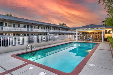 هتل Best Western Town House Lodge