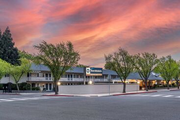 هتل Best Western Town House Lodge