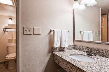 هتل Best Western Town House Lodge