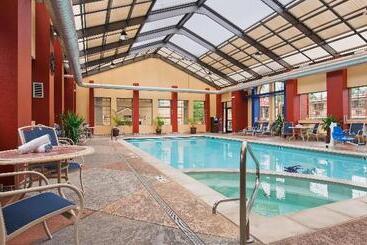 هتل Best Western University Inn