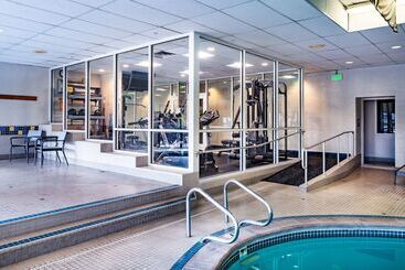 هتل Best Western Vista Inn At The Airport
