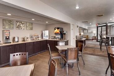 هتل Best War Bonnet Inn