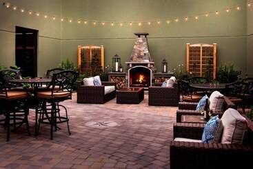 هتل Boston Marriott Peabody