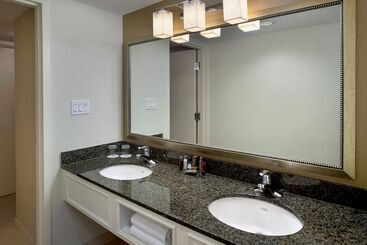 هتل Boston Marriott Peabody
