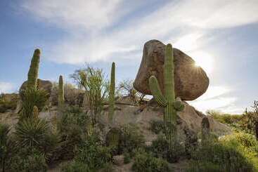 هتل Boulders Resort & Spa Scottsdale, Curio Collection By Hilton