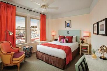 Found Hotel Carlton, Nob Hill