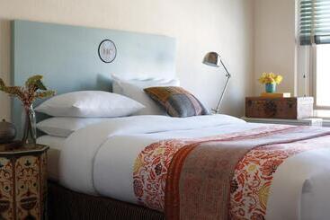 Found Hotel Carlton, Nob Hill