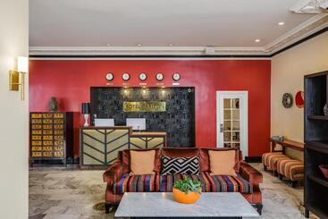 Found Hotel Carlton, Nob Hill