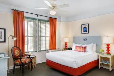 Found Hotel Carlton, Nob Hill