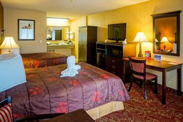 هتل Castle Inn And Suites Anaheim