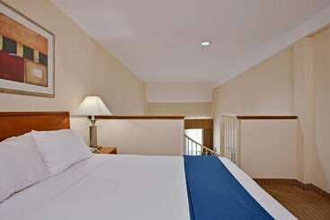 Century Park Hotel La