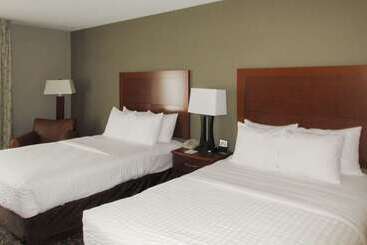 هتل Clarion Inn & Suites   University Area