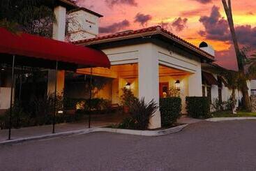 هتل Clocktower Inn Ventura