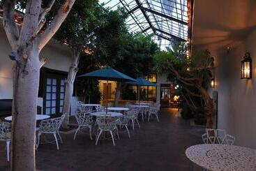 هتل Clocktower Inn Ventura