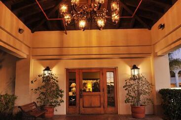 هتل Clocktower Inn Ventura