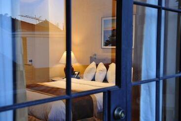 هتل Clocktower Inn Ventura