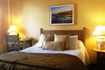 هتل Clocktower Inn Ventura