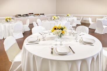 هتل Clocktower Inn Ventura