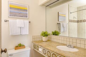هتل Clocktower Inn Ventura