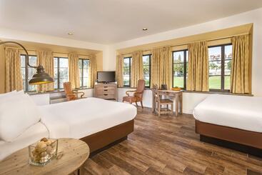 هتل Clocktower Inn Ventura
