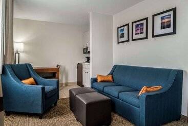 هتل Comfort Inn East