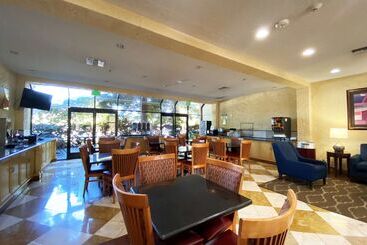 هتل Wyndham Garden Newark Fremont Silicon Valley