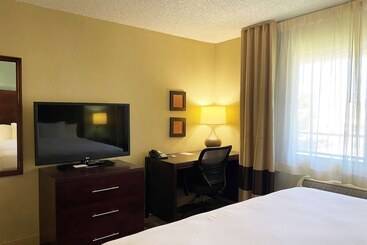 هتل Wyndham Garden Newark Fremont Silicon Valley