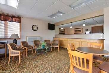 هتل Corn Palace Inn