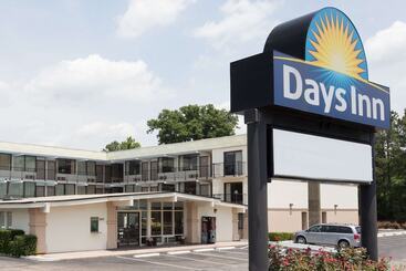 هتل Days Inn By Wyndham Raleigh South