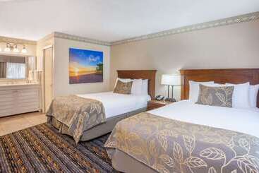 Days Inn By Wyndham San Diego Hotel Circle