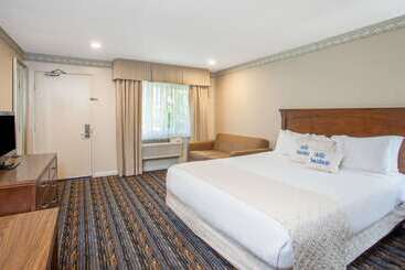 Days Inn By Wyndham San Diego Hotel Circle