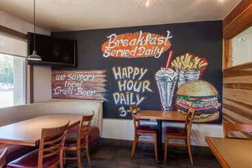 Days Inn By Wyndham San Diego Hotel Circle