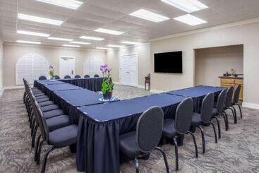 Days Inn By Wyndham San Diego Hotel Circle