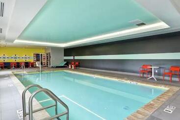 בית מלון כפרי Days Inn Springfield Chicopee