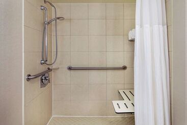 هتل Doubletree By Hilton Columbia