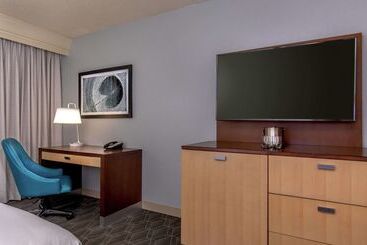 هتل Doubletree By Hilton Columbia