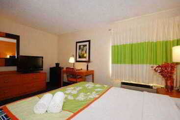 هتل Fairfield Inn Boston Dedham