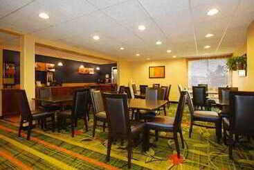 هتل Fairfield Inn Boston Dedham