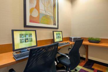 هتل Fairfield Inn Sacramento Cal Expo